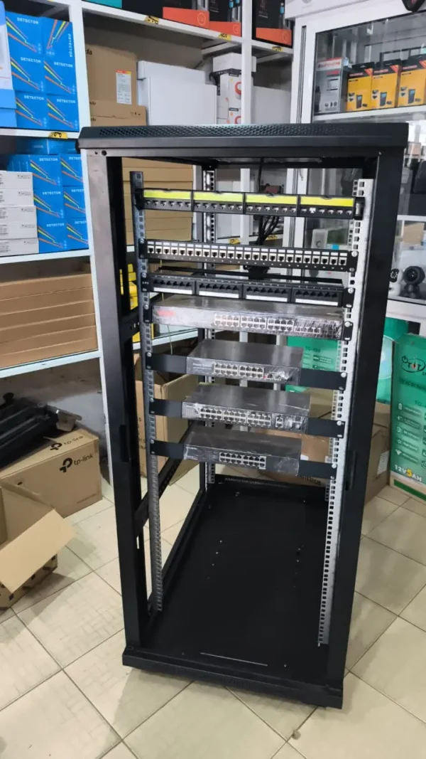 Baie de Brassage / Coffret Informatique 27U (600x800)